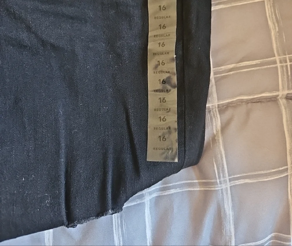 Women's Black Jeans - Picture 2 of 7